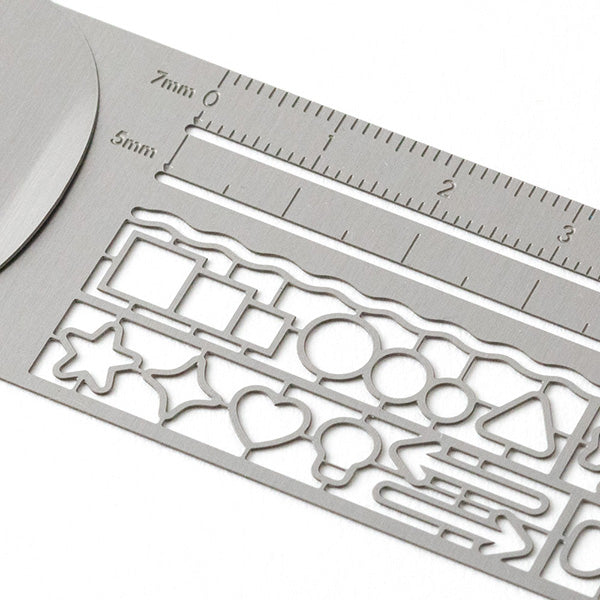Midori Clip Ruler Silver – Stencil close-up