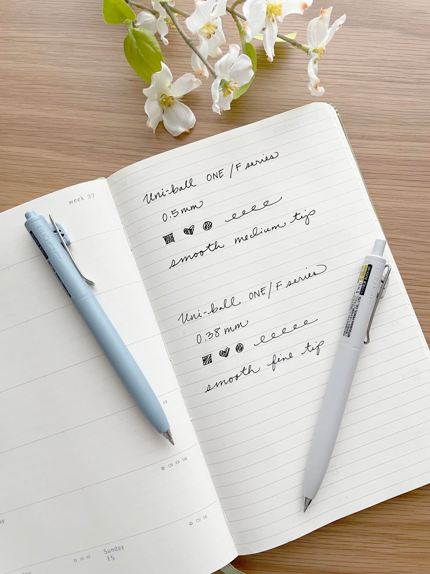 Mitsubishi Uni - Ball One F Gel Ink Ballpoint Pen - Note and Nib