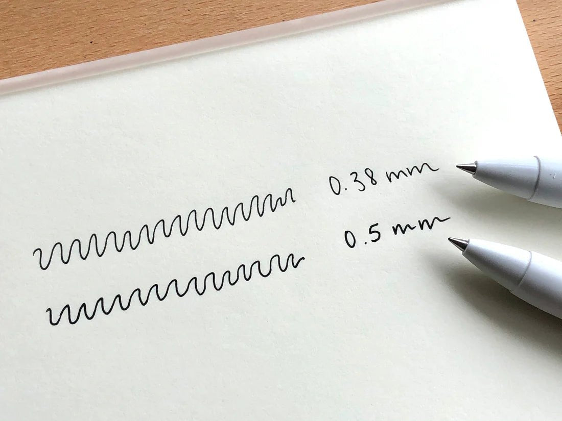 Mitsubishi Uni - ball One FIKA COLOR - Note and Nib