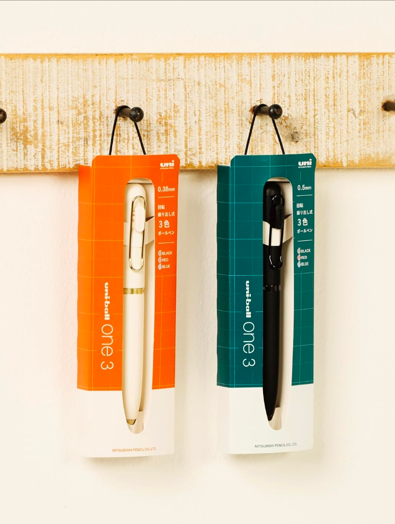 Uni-ball One 3 0.38 mm Multi Pen Lamp White with Gold Trim in Gift Box